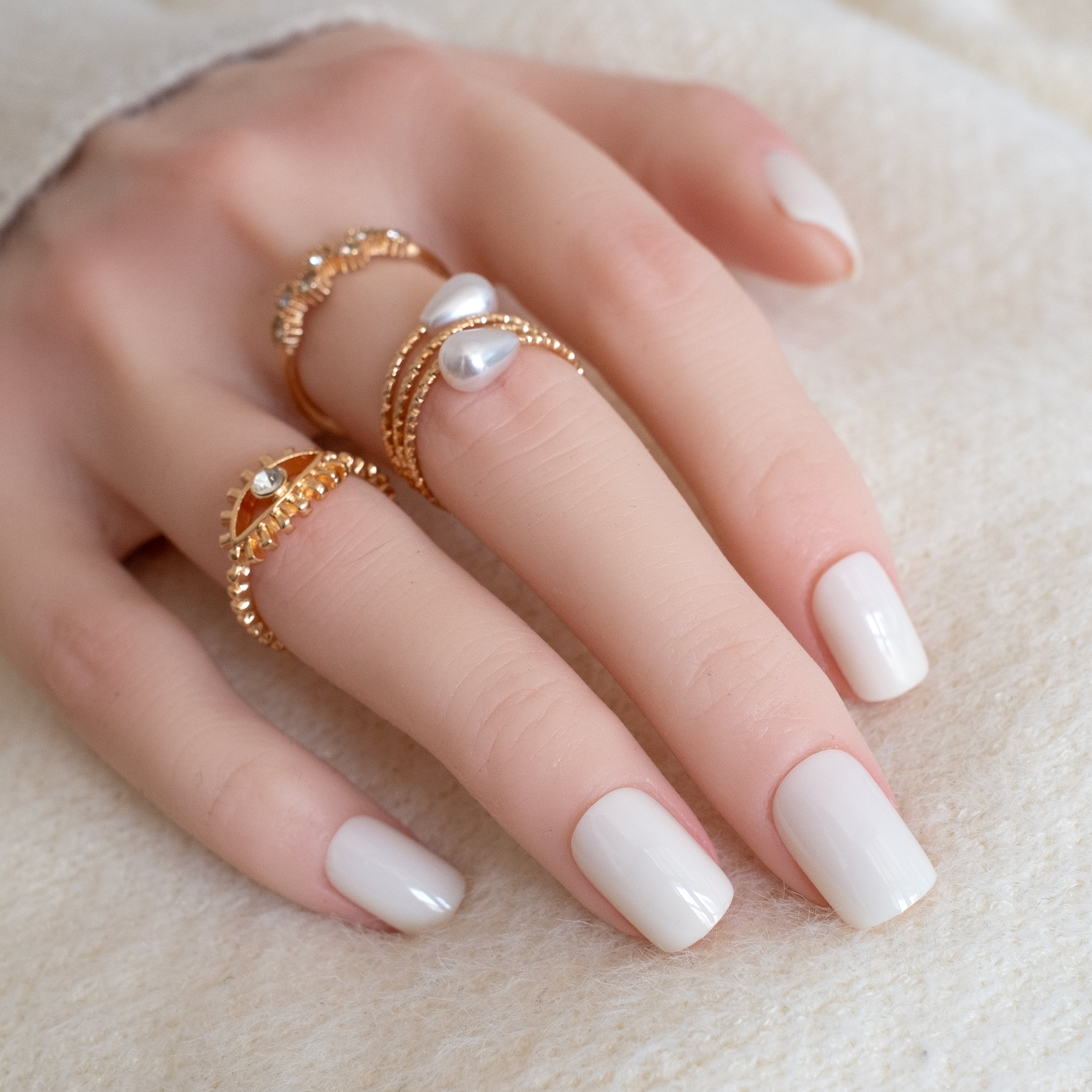 Cream White Short Square NailsCream White Short Square Nails